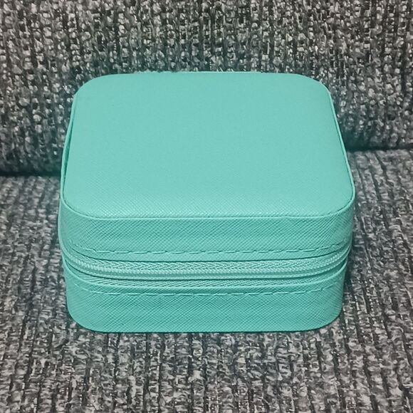 Source Unknown Jewelry - Faux Leather Aqua Travel Jewelry Box